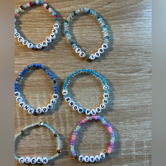 Bundle 9 TS 1989 bracelets - Picture 4 of 4